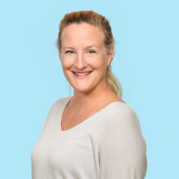 Farbporträt von Iris Scheuberth